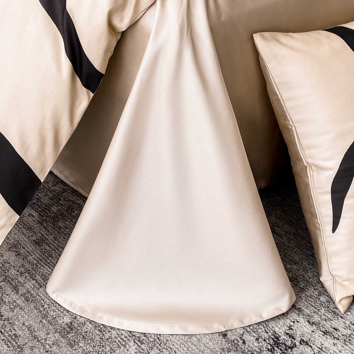 91家纺网 家纺一手货源 找家纺 家居1号家纺 2026新款A类50双股斑马纹全活性活性数码四件套-卡森（活动券后价不得低于279） 卡森-香槟金