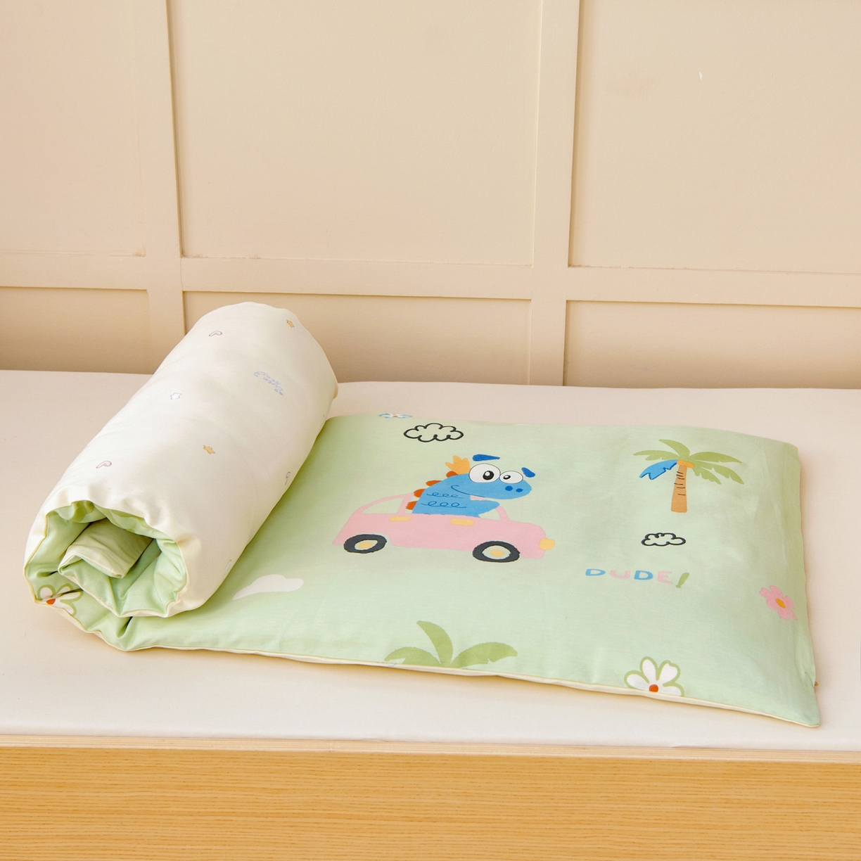 91家纺网 家纺一手货源 找家纺 鱼宝 2026新款全棉纯棉幼儿园套件-星愿系列 度假恐龙