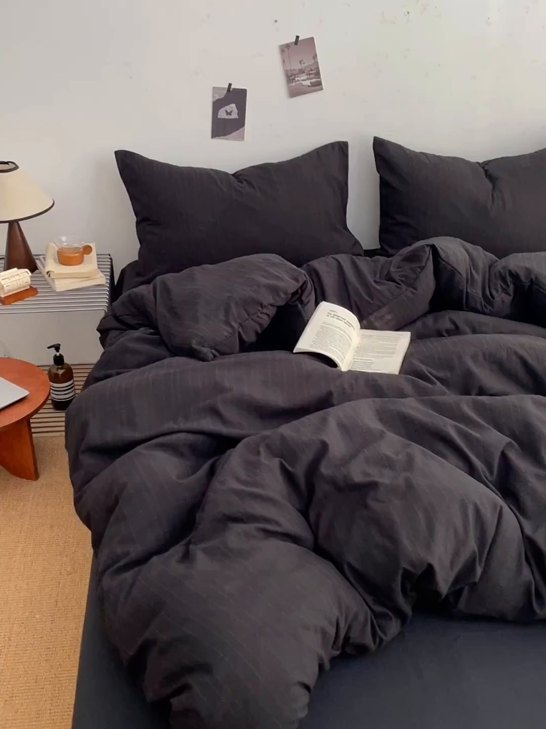 91家纺网 家纺一手货源 找家纺 优承佳生活馆 2026新款高克重无印风阳离子提花工艺三件套四件套单被套系列 （提供买家秀） 阳离子-暗夜黑