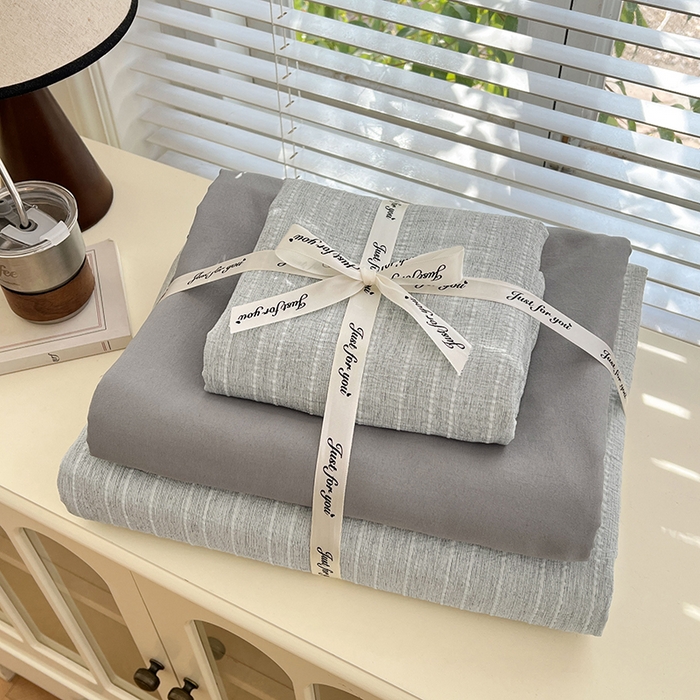 91家纺网 家纺一手货源 找家纺 优承佳生活馆 2026新款高克重无印风阳离子提花工艺三件套四件套单被套系列 （提供买家秀） 阳离子-冰川雾灰