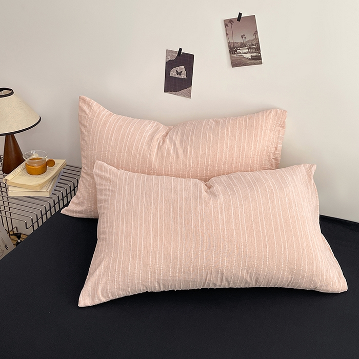 91家纺网 家纺一手货源 找家纺 优承佳生活馆 2026新款高克重无印风阳离子提花工艺三件套四件套单被套系列 （提供买家秀） 阳离子-淡粉+暗夜黑