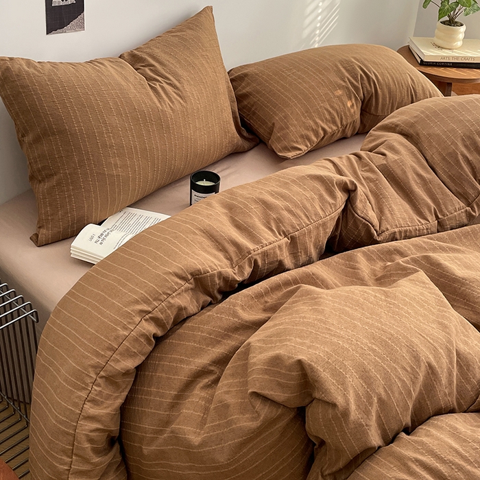 91家纺网 家纺一手货源 找家纺 优承佳生活馆 2026新款高克重无印风阳离子提花工艺三件套四件套单被套系列 （提供买家秀） 阳离子-焦糖色