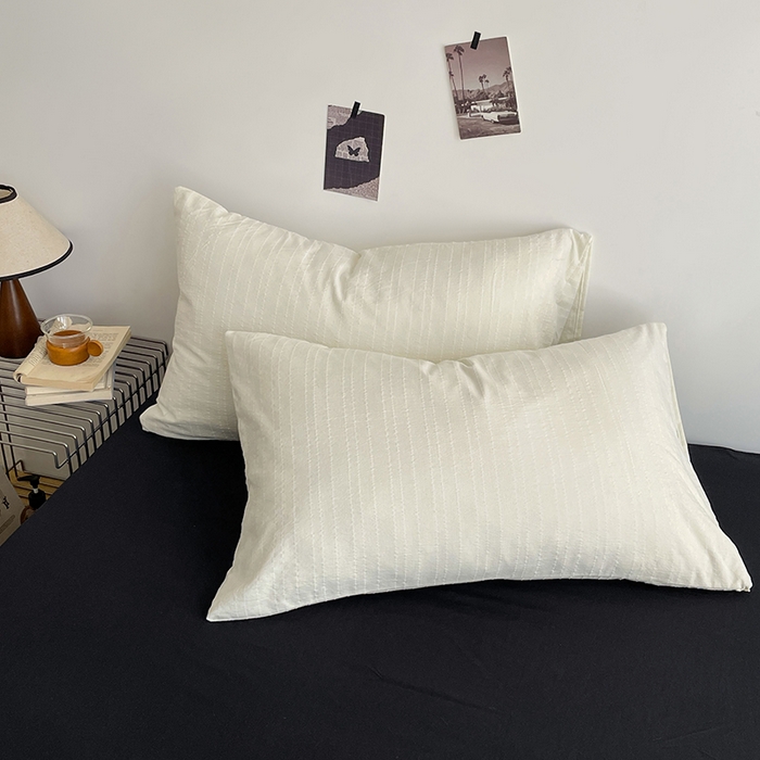 91家纺网 家纺一手货源 找家纺 优承佳生活馆 2026新款高克重无印风阳离子提花工艺三件套四件套单被套系列 （提供买家秀） 阳离子-奶油白+暗夜黑