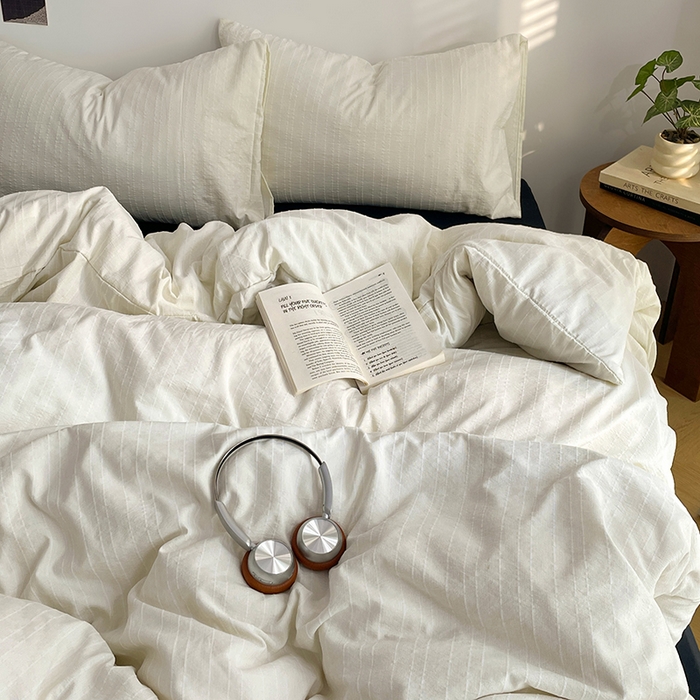 91家纺网 家纺一手货源 找家纺 优承佳生活馆 2026新款高克重无印风阳离子提花工艺三件套四件套单被套系列 （提供买家秀） 阳离子-奶油白+暗夜黑