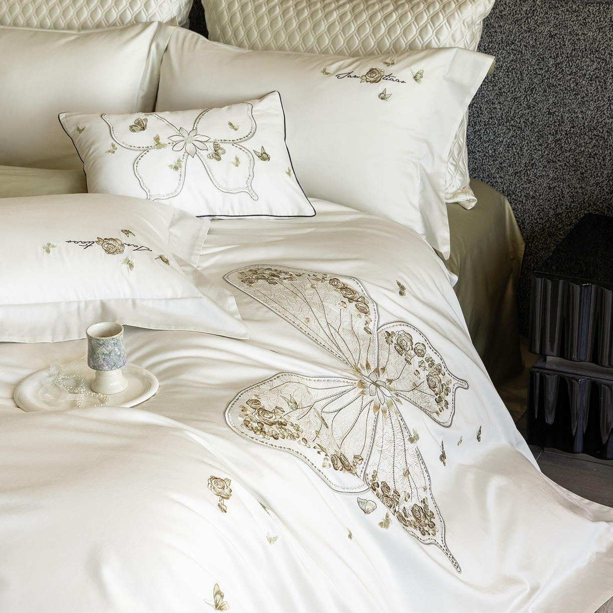 91家纺网 家纺一手货源 找家纺 优悦生活馆 2026新款全棉新疆长绒棉刺绣四件套-碟语森眠 碟语森眠-白