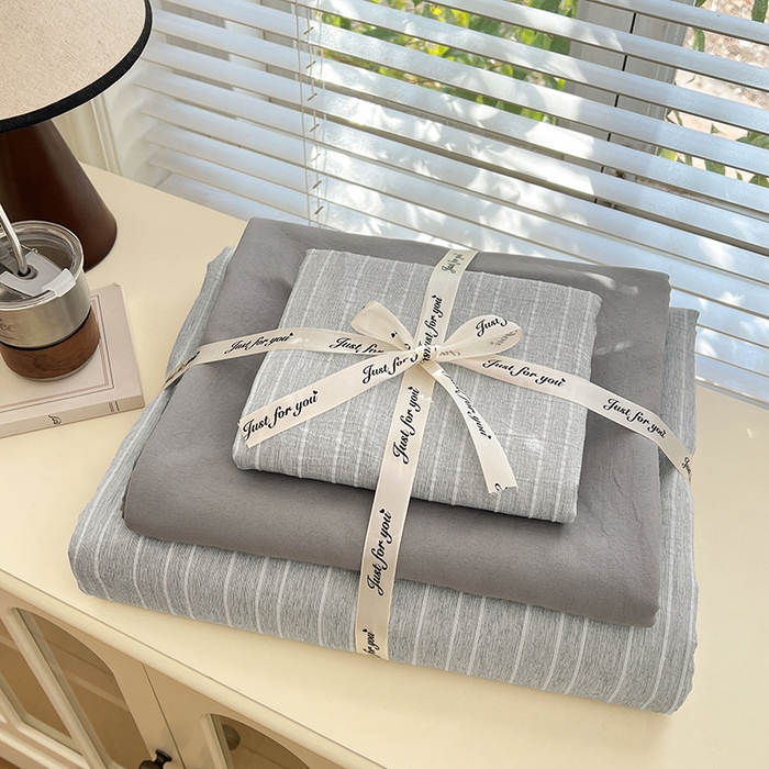 91家纺网 家纺一手货源 找家纺 优承佳生活馆 2026新款高克重无印风阳离子提花工艺三件套四件套单被套系列 （提供买家秀） 阳离子-清灰浅语