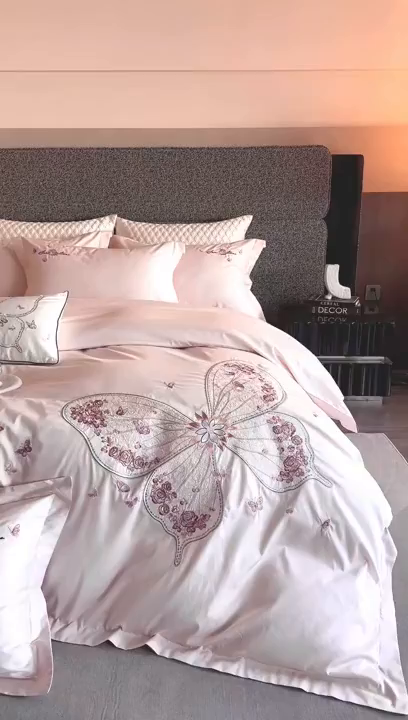 91家纺网 家纺一手货源 找家纺 优悦生活馆 2026新款全棉新疆长绒棉刺绣四件套-碟语森眠 碟语森眠-粉