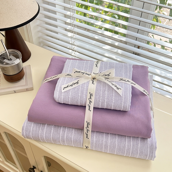 91家纺网 家纺一手货源 找家纺 优承佳生活馆 2026新款高克重无印风阳离子提花工艺三件套四件套单被套系列 （提供买家秀） 阳离子-香芋紫