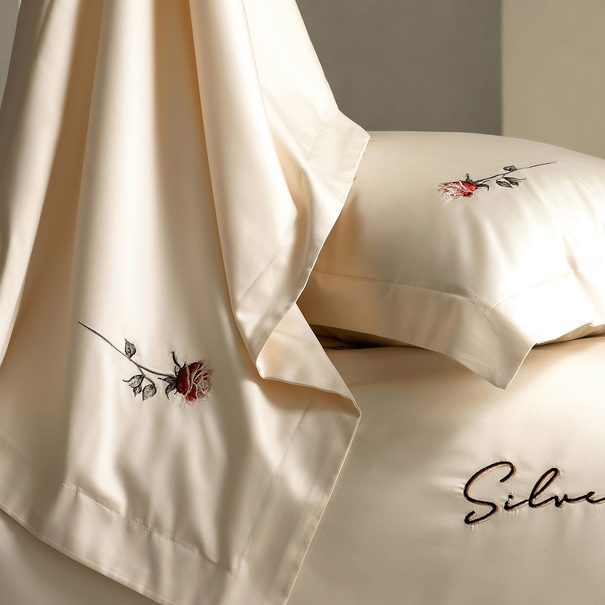 91家纺网 家纺一手货源 找家纺 优悦生活馆 2026新款全棉新疆长绒棉刺绣四件套-温情蜜意 温情蜜意-香槟