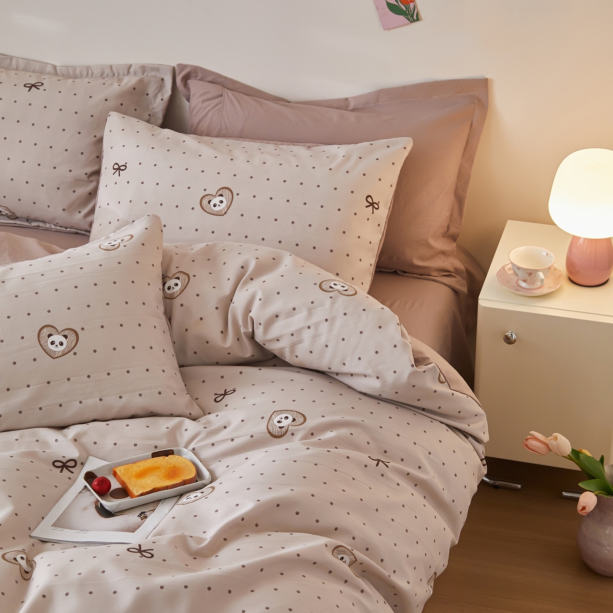 91家纺网 家纺一手货源 找家纺 梦纤绒 2026新款香云锦仿棉高克重四件套 爱心熊