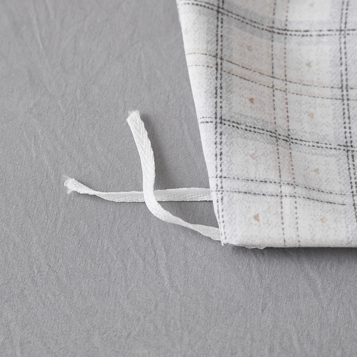 91家纺网 家纺一手货源 找家纺 梦纤绒 2026新款香云锦仿棉高克重四件套 布拉格灰