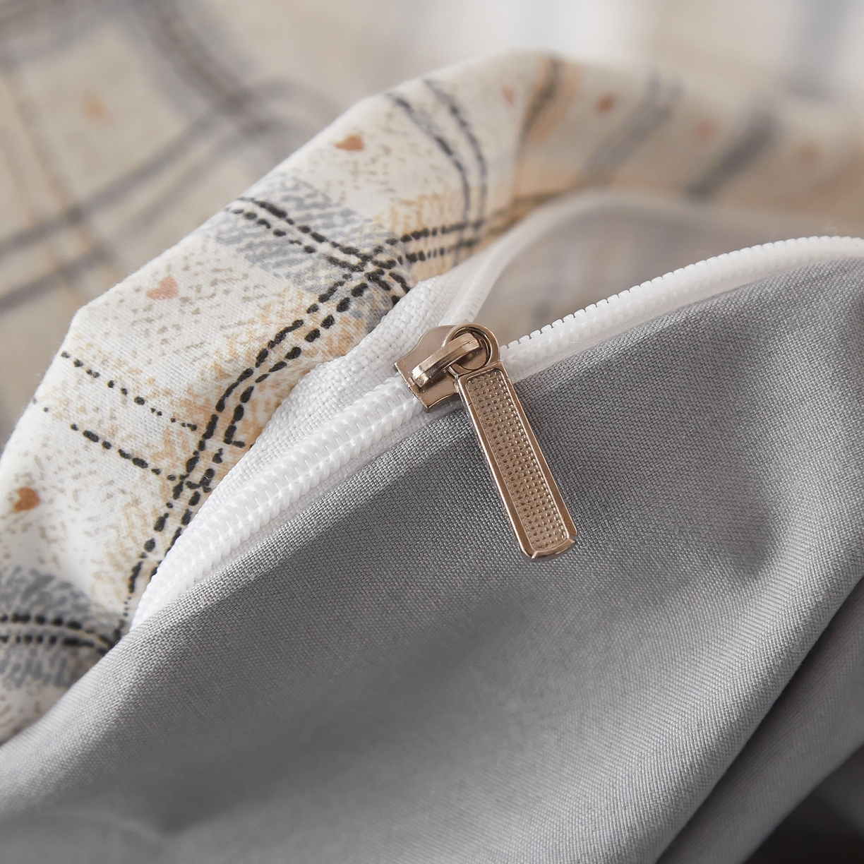 91家纺网 家纺一手货源 找家纺 梦纤绒 2026新款香云锦仿棉高克重四件套 布拉格灰