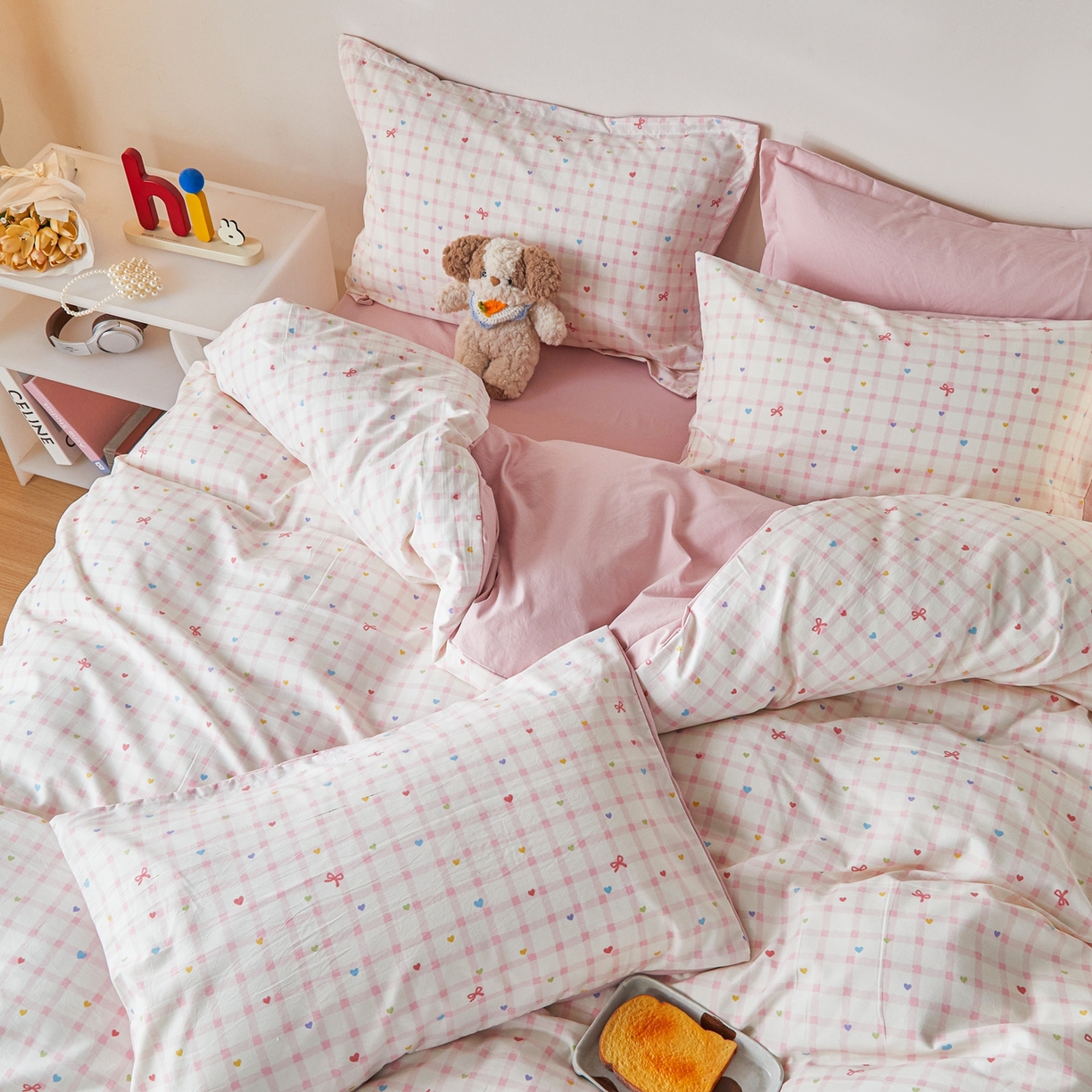 91家纺网 家纺一手货源 找家纺 梦纤绒 2026新款香云锦仿棉高克重四件套 粉格蝴蝶结