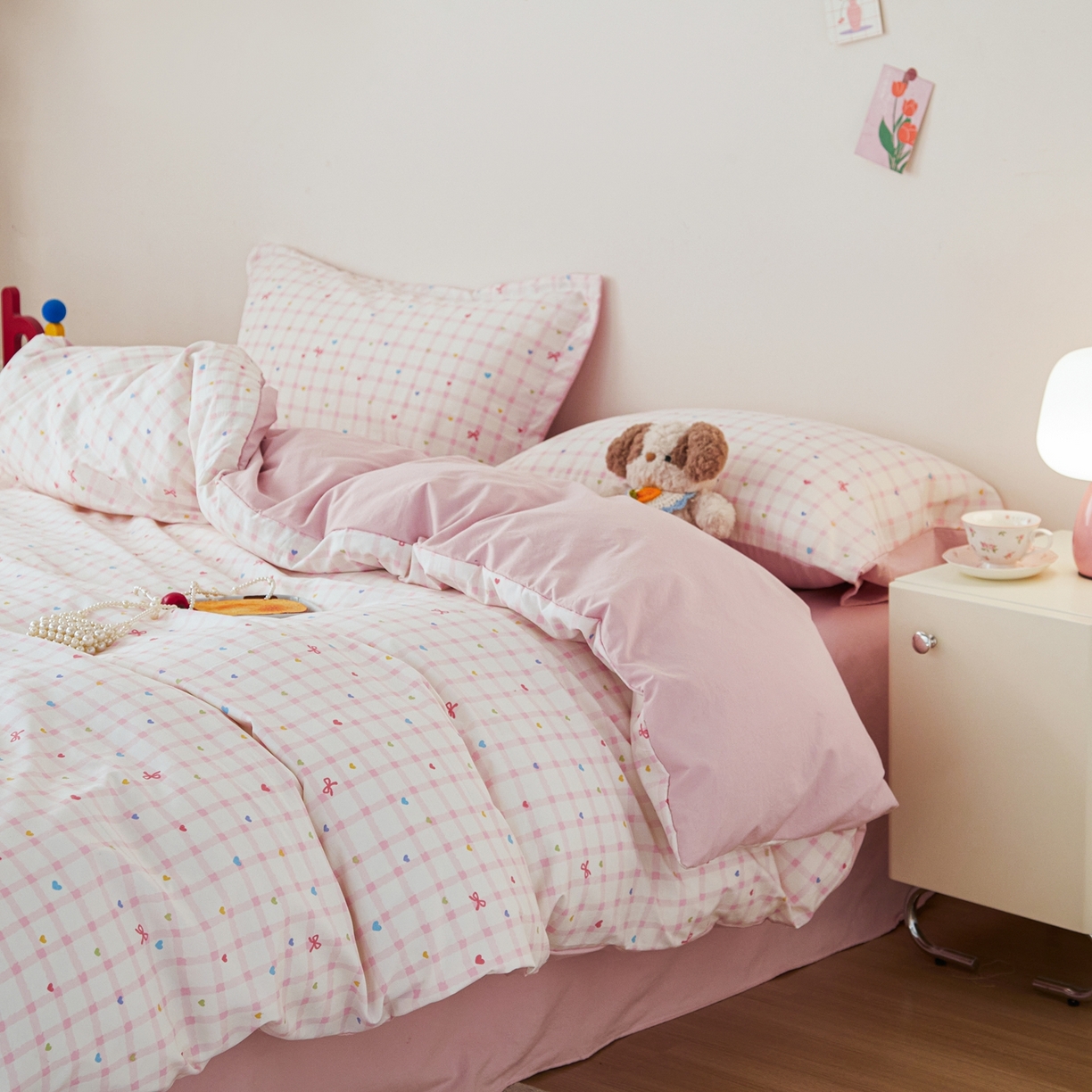 91家纺网 家纺一手货源 找家纺 梦纤绒 2026新款香云锦仿棉高克重四件套 粉格蝴蝶结