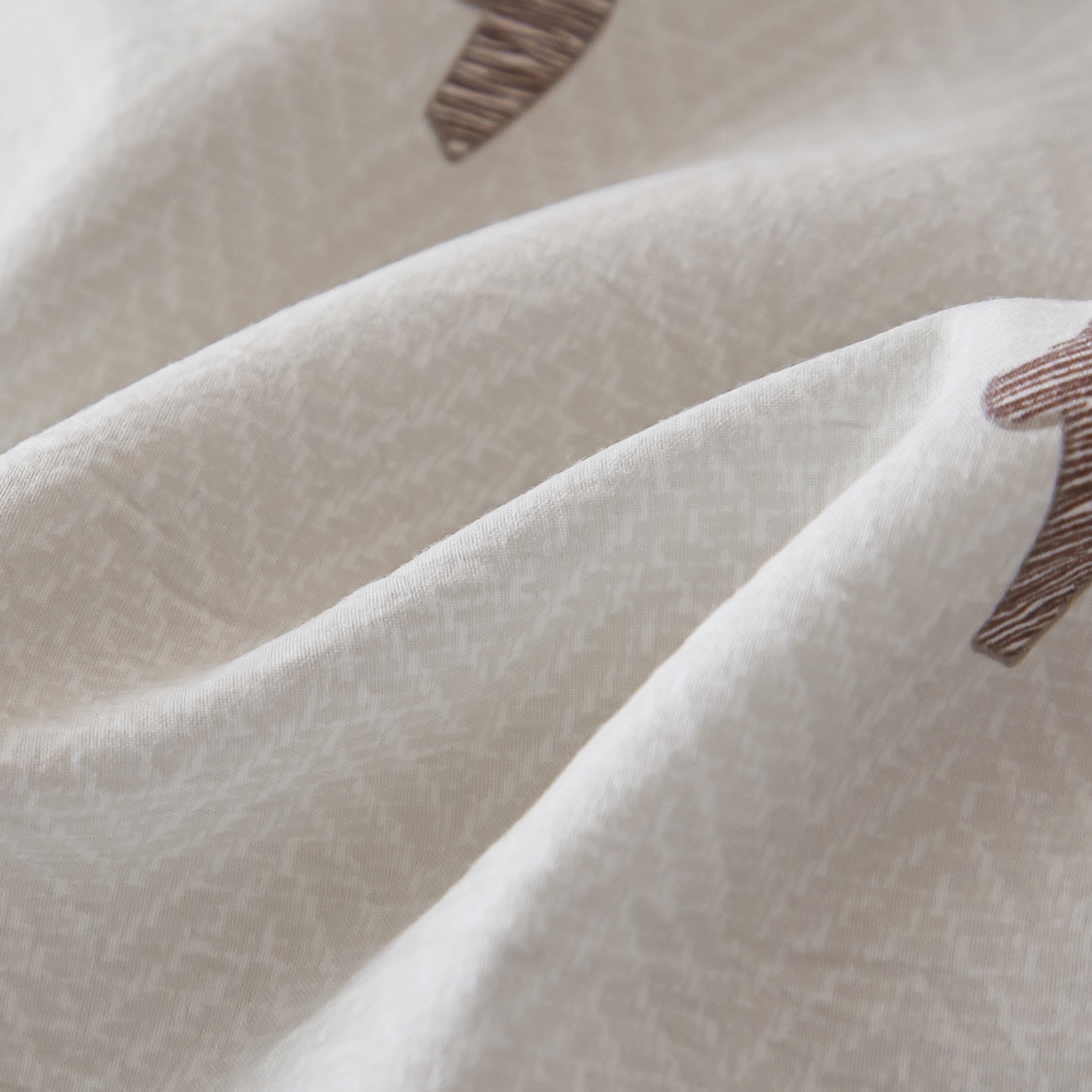 91家纺网 家纺一手货源 找家纺 梦纤绒 2026新款香云锦仿棉高克重四件套 小马格韵