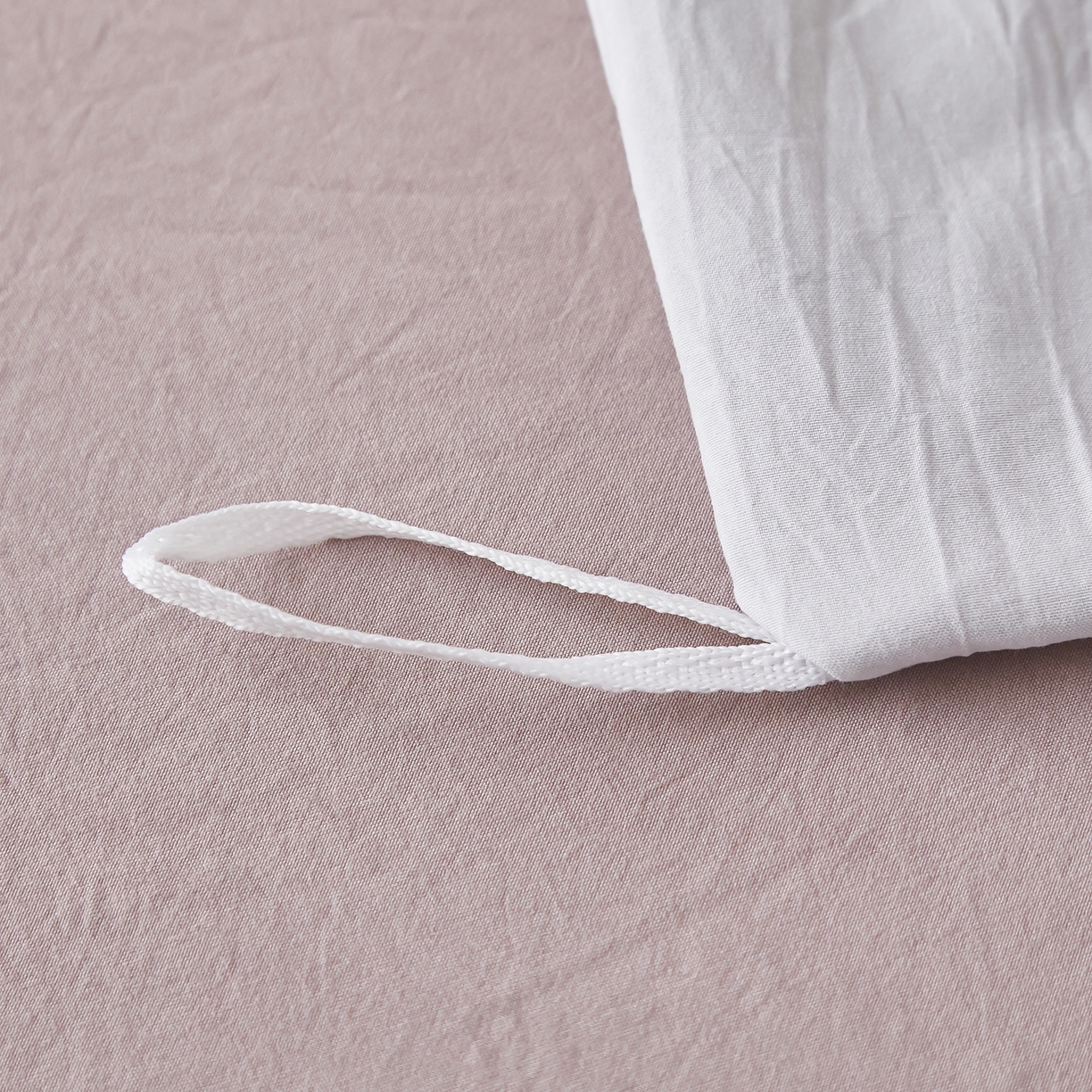 91家纺网 家纺一手货源 找家纺 梦纤绒 2026新款香云锦仿棉高克重四件套 小马格韵