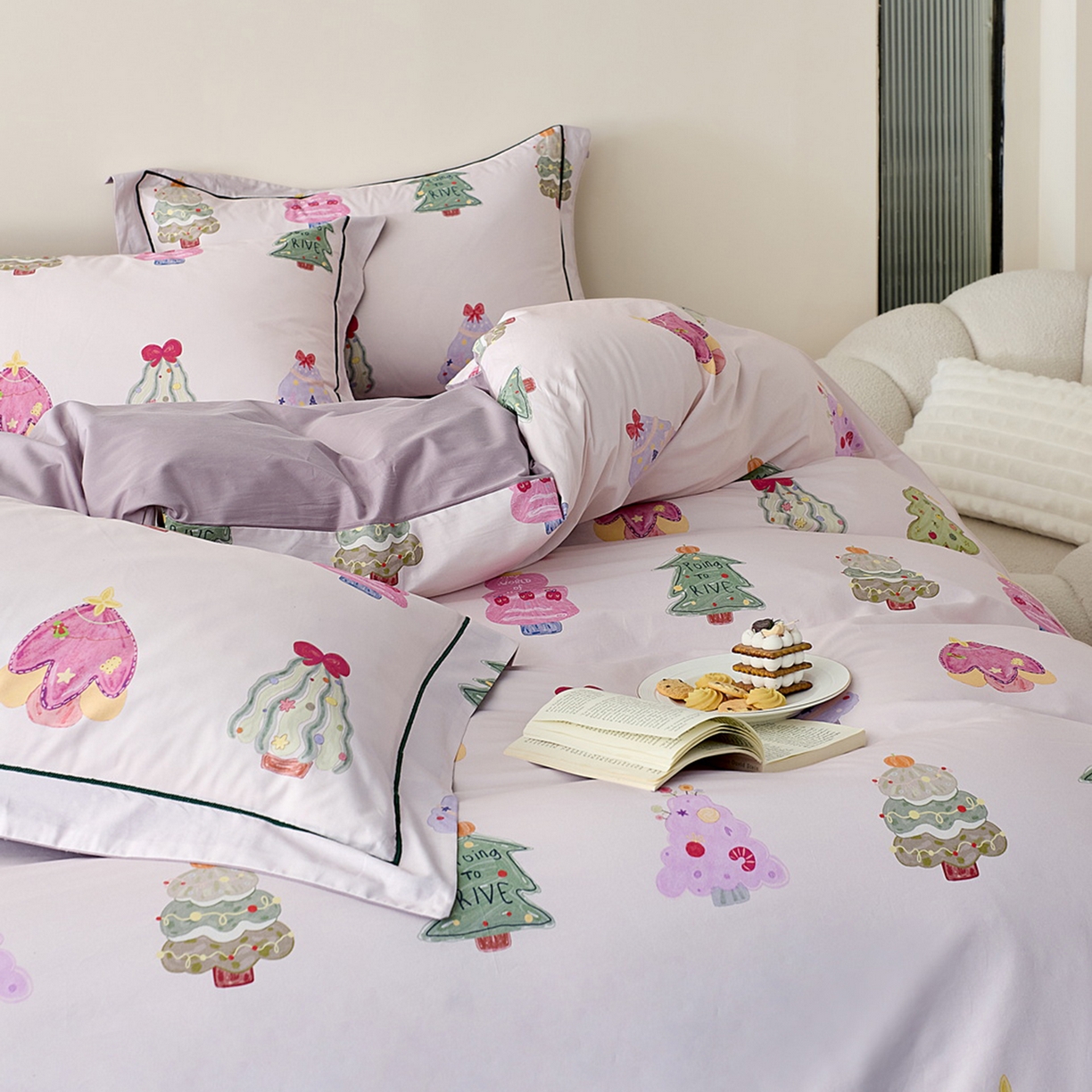 91家纺网 家纺一手货源 找家纺 由丽家纺 2026新款柔棉印花四件套系列 花漾岛-粉