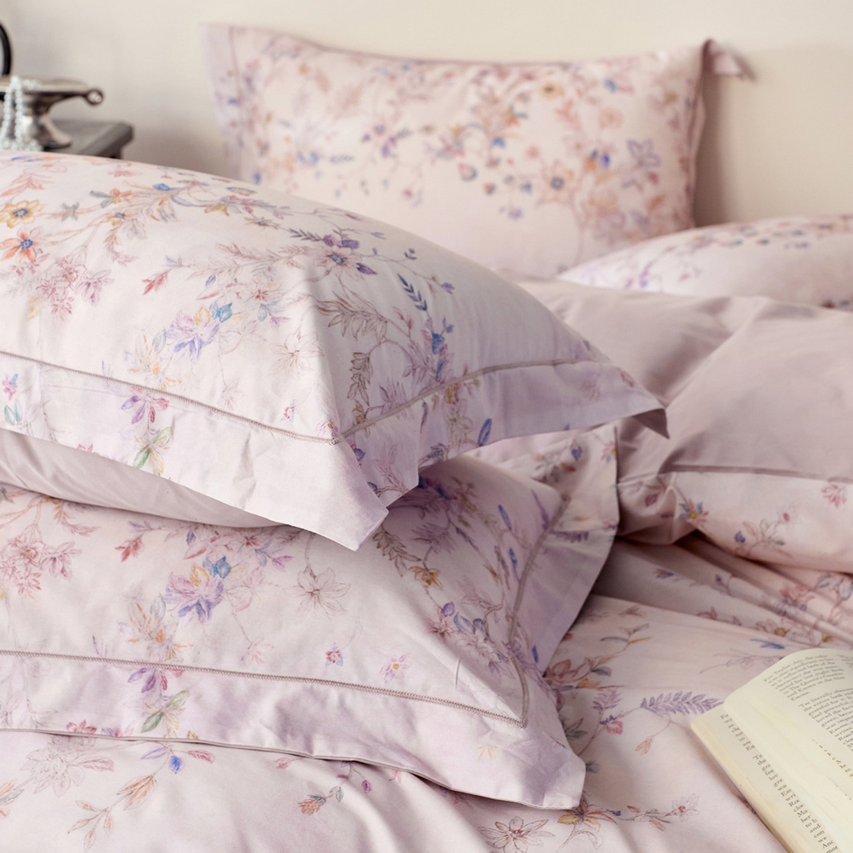 91家纺网 家纺一手货源 找家纺 由丽家纺 2026新款柔棉印花四件套系列 花梦-粉