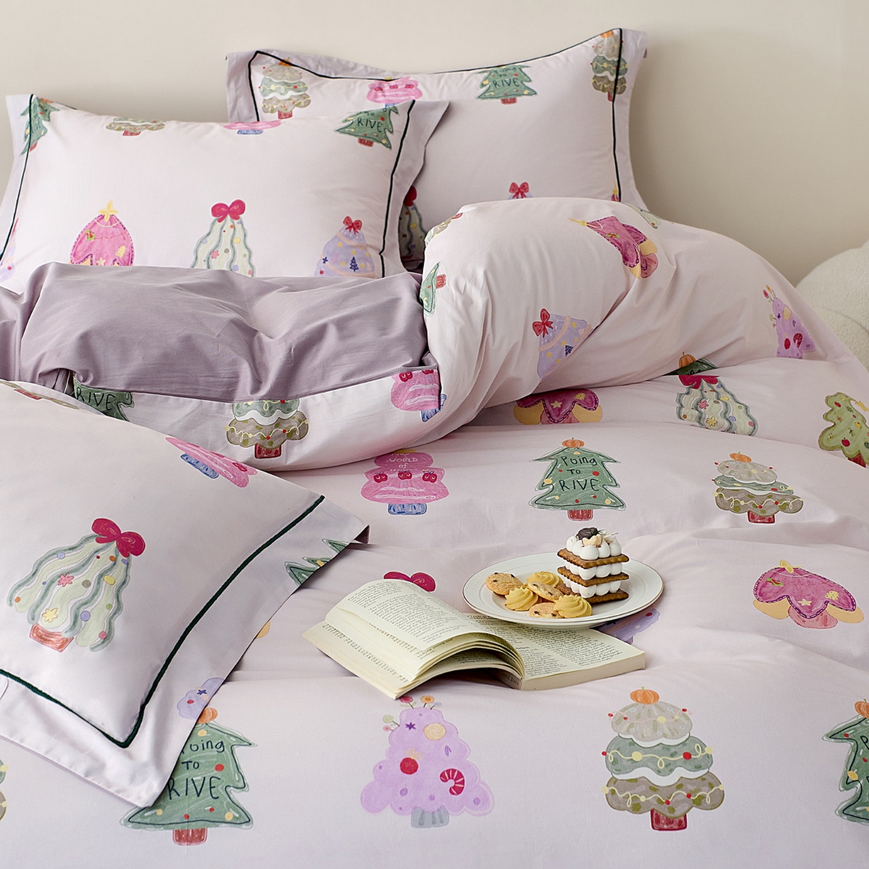 91家纺网 家纺一手货源 找家纺 由丽家纺 2026新款柔棉印花四件套系列 花漾岛-粉