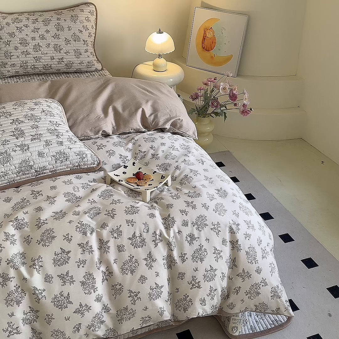 91家纺网 家纺一手货源 找家纺 凌云家纺 2026新款A类13372全棉床盖四件套 花韵