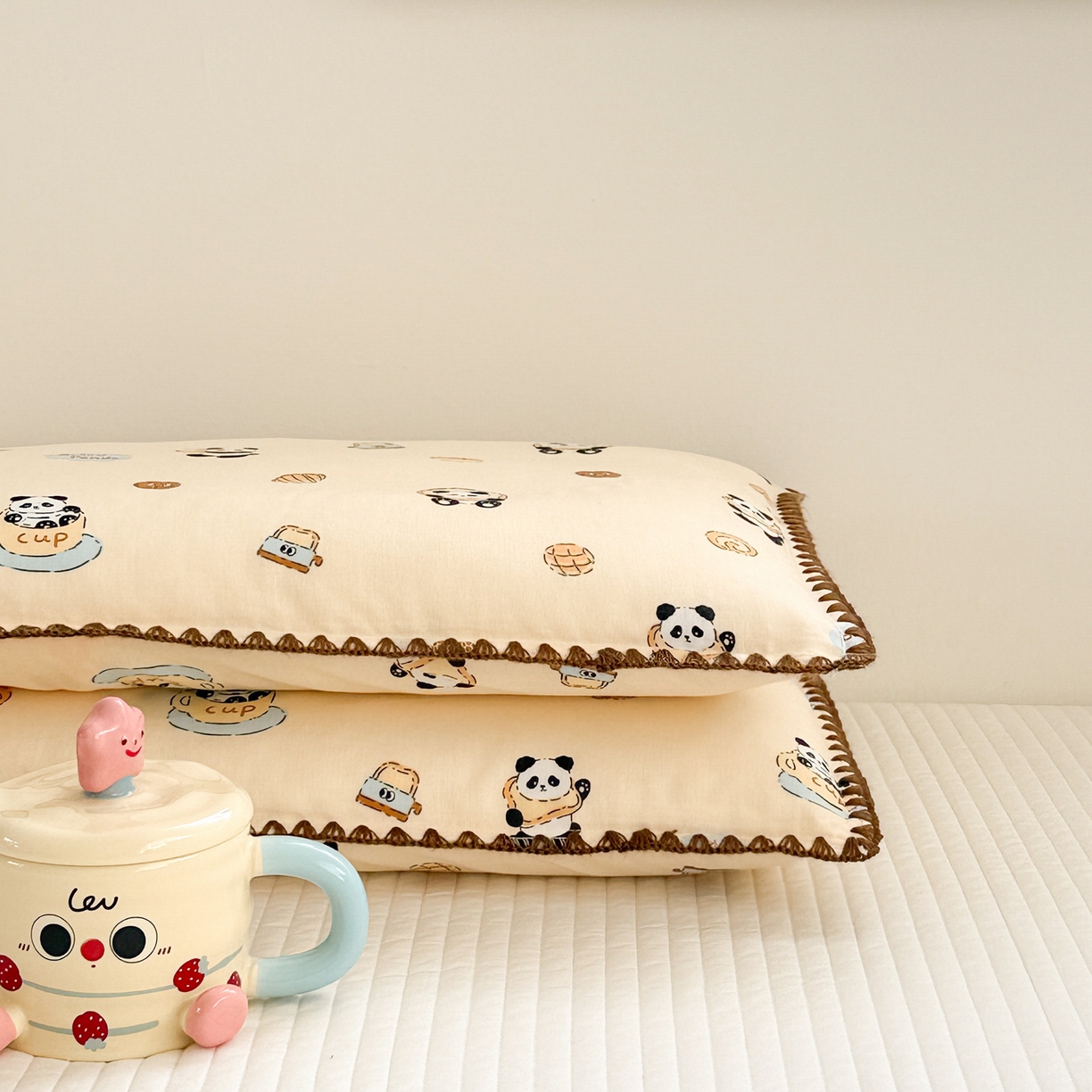 91家纺网 家纺一手货源 找家纺 呗旺鹿 2026新款A类全棉纯棉双层纱儿童枕头套纯棉枕芯内胆套 茶杯熊