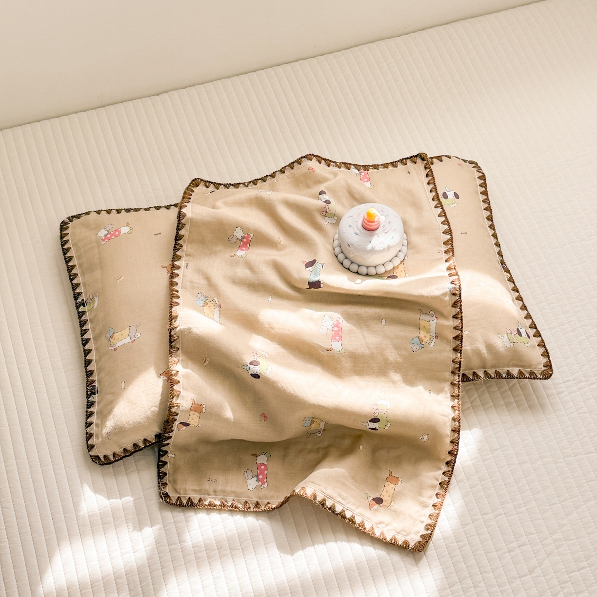 91家纺网 家纺一手货源 找家纺 呗旺鹿 2026新款A类全棉纯棉双层纱儿童枕头套纯棉枕芯内胆套 汪汪乐园