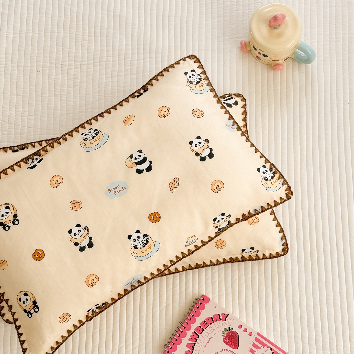 91家纺网 家纺一手货源 找家纺 呗旺鹿 2026新款A类全棉纯棉双层纱儿童枕头套纯棉枕芯内胆套 茶杯熊