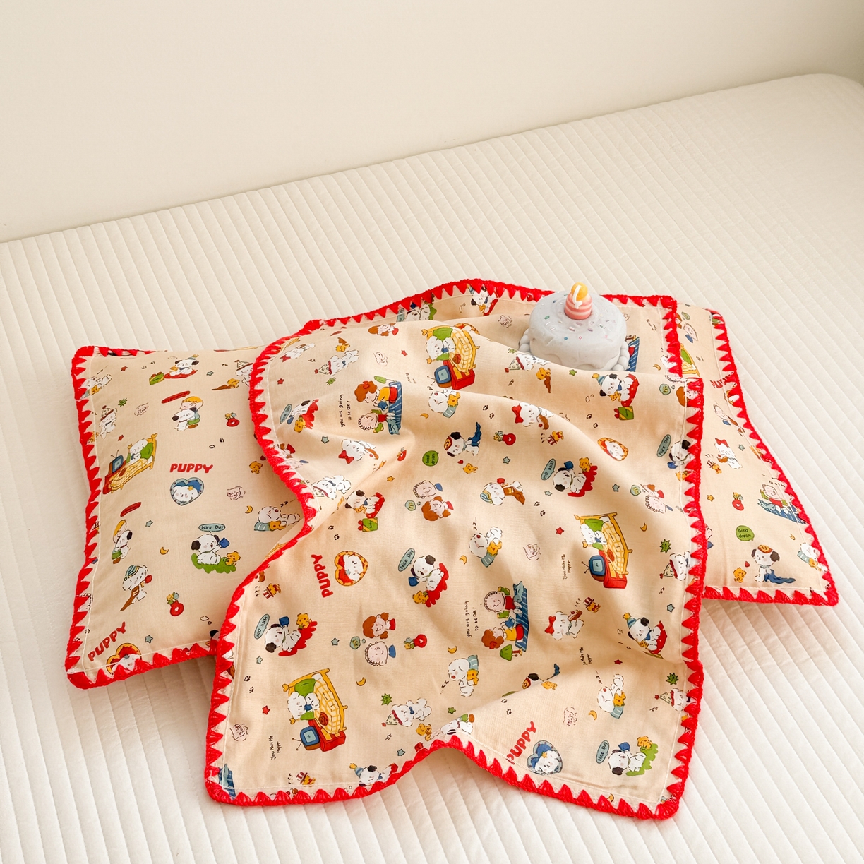 91家纺网 家纺一手货源 找家纺 呗旺鹿 2026新款A类全棉纯棉双层纱儿童枕头套纯棉枕芯内胆套 查理派对