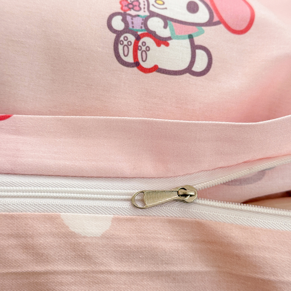 91家纺网 家纺一手货源 找家纺 朵希曼 2026新款正版授权全棉纯棉三丽鸥系列四件套 元气美乐蒂