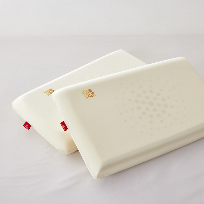 91家纺网 家纺一手货源 找家纺 唯爱品 2026新小福马深睡记忆枕新年套装枕芯+圆筒盒+手拎袋+外枕套（赠品，赠完为止） 金福