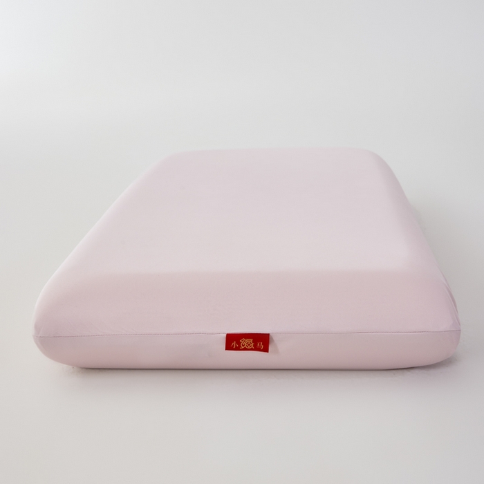 91家纺网 家纺一手货源 找家纺 唯爱品 2026新小福马深睡记忆枕新年套装枕芯+圆筒盒+手拎袋+外枕套（赠品，赠完为止） 金福