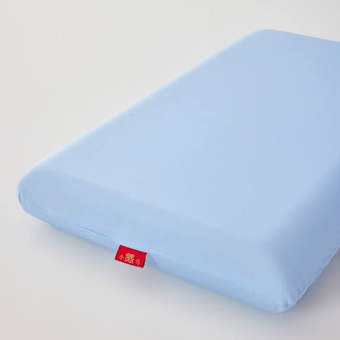 91家纺网 家纺一手货源 找家纺 唯爱品 2026新小福马深睡记忆枕新年套装枕芯+圆筒盒+手拎袋+外枕套（赠品，赠完为止） 金福