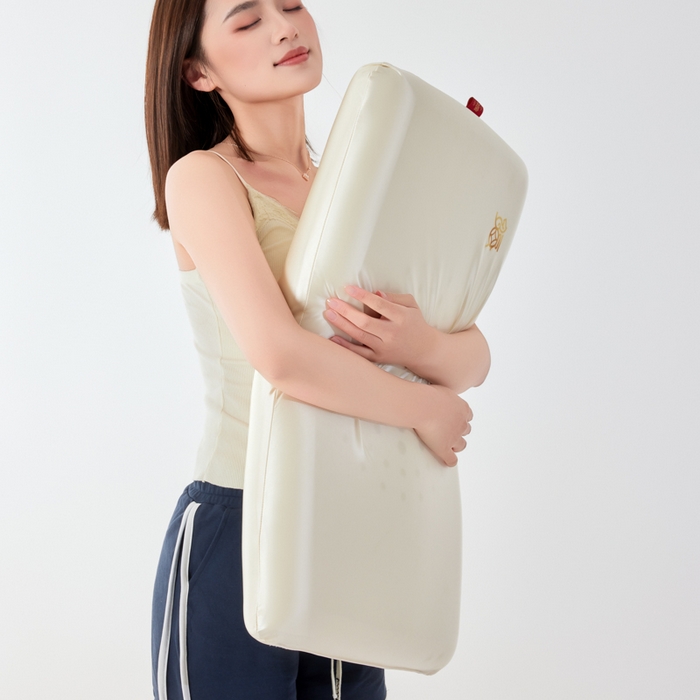 91家纺网 家纺一手货源 找家纺 唯爱品 2026新小福马深睡记忆枕新年套装枕芯+圆筒盒+手拎袋+外枕套（赠品，赠完为止） 金福