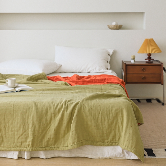 91家纺网 家纺一手货源 找家纺 朴尔家纺-毛巾被 2026春夏新款 ins风纯色双拼风全棉纯加厚超柔四层纱布毛巾被夏被夏凉被空调被 纯色双拼-茶绿配红