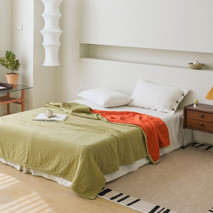 91家纺网 家纺一手货源 找家纺 朴尔家纺-毛巾被 2026春夏新款 ins风纯色双拼风全棉纯加厚超柔四层纱布毛巾被夏被夏凉被空调被 纯色双拼-茶绿配红