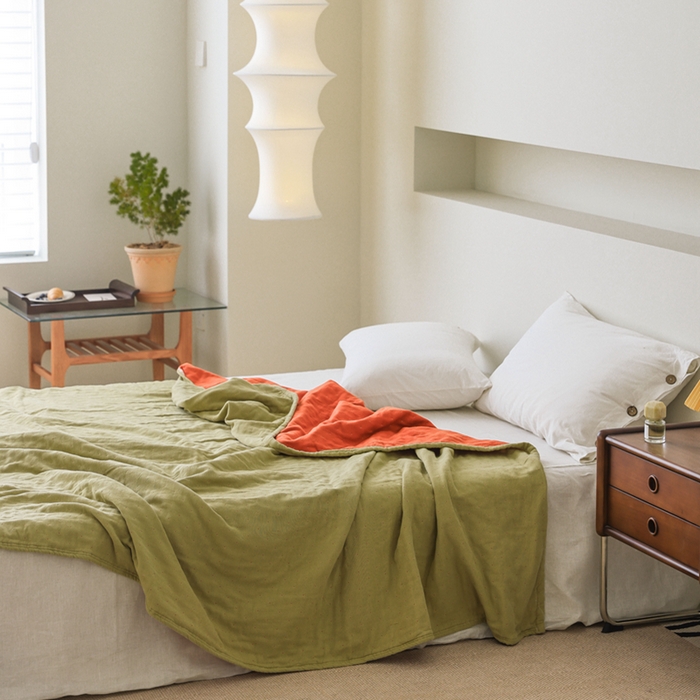 91家纺网 家纺一手货源 找家纺 朴尔家纺-毛巾被 2026春夏新款 ins风纯色双拼风全棉纯加厚超柔四层纱布毛巾被夏被夏凉被空调被 纯色双拼-茶绿配红