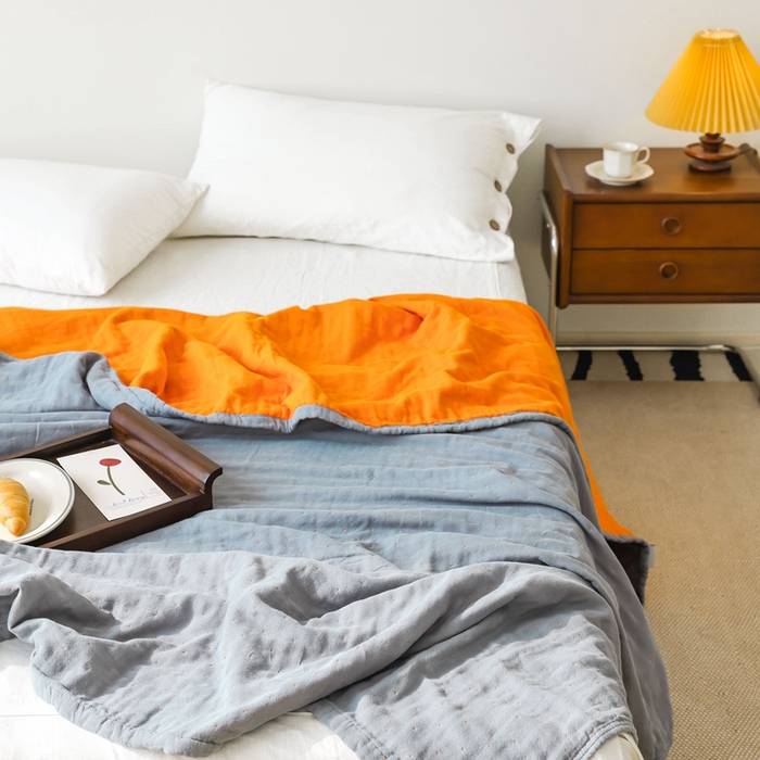 91家纺网 家纺一手货源 找家纺 朴尔家纺-毛巾被 2026春夏新款 ins风纯色双拼风全棉纯加厚超柔四层纱布毛巾被夏被夏凉被空调被 纯色双拼温蓝配橘