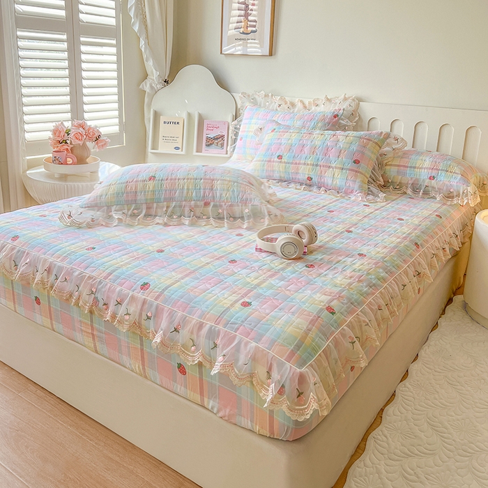 91家纺网 家纺一手货源 找家纺 网红馆（ck家纺） 2026新款水洗棉印花床笠三件套 格子草莓