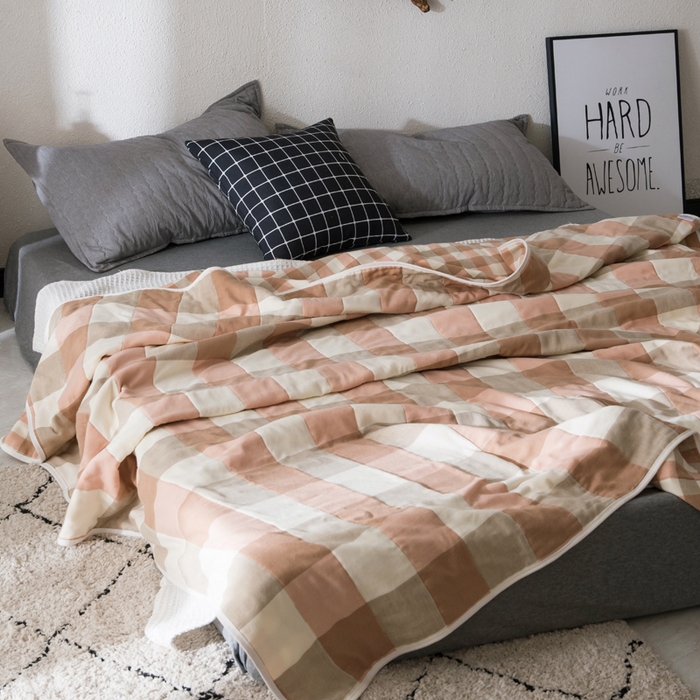 91家纺网 家纺一手货源 找家纺 朴尔家纺-毛巾被 2026春夏新款全尺寸经典六层纱布全棉纯棉毛巾被系列夏被夏凉被空调被 日式大格-粉