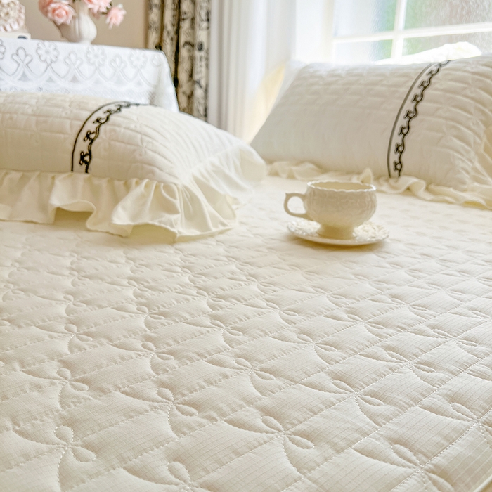 91家纺网 家纺一手货源 找家纺 网红馆（ck家纺） 2026新款喜芙棉蕾丝夹棉蜜芙蕾床笠 奶油白