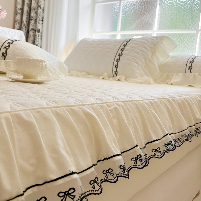 91家纺网 家纺一手货源 找家纺 网红馆（ck家纺） 2026新款喜芙棉蕾丝夹棉蜜芙蕾床笠 奶油白