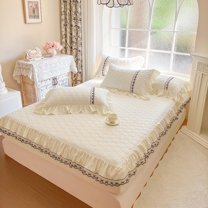 91家纺网 家纺一手货源 找家纺 网红馆（ck家纺） 2026新款喜芙棉蕾丝夹棉蜜芙蕾床笠 奶油白