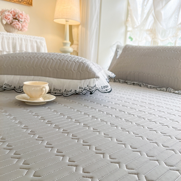 91家纺网 家纺一手货源 找家纺 网红馆（ck家纺） 2026新款凉感丝床笠式床裙乳胶凉席三件套-露娜 露娜-灰