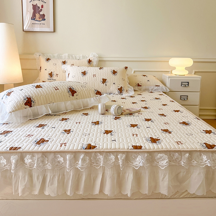 91家纺网 家纺一手货源 找家纺 网红馆（ck家纺） 2026新款凉感丝床笠式床裙款乳胶乳印花凉席 嘟嘟熊 茶