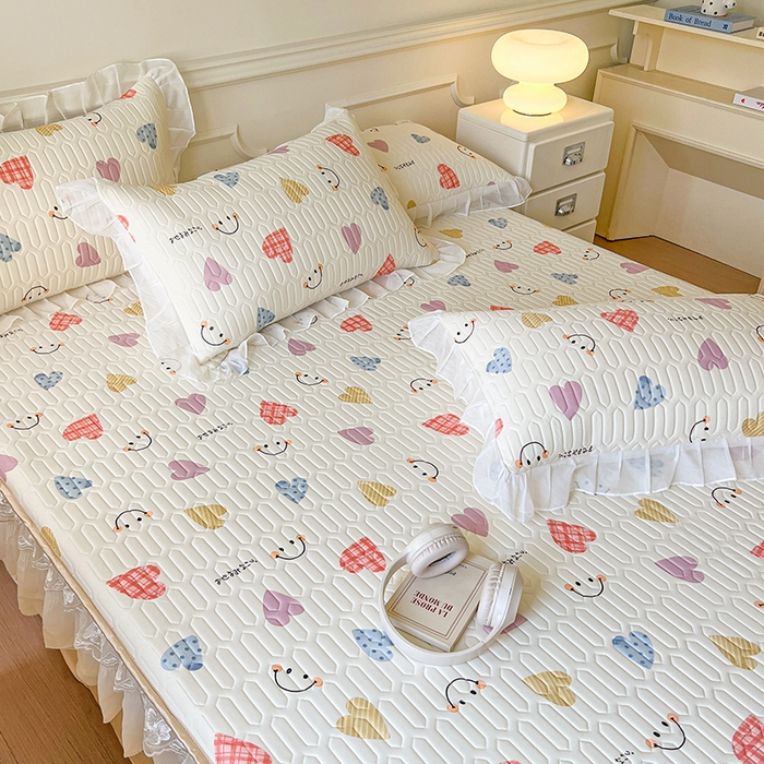 91家纺网 家纺一手货源 找家纺 网红馆（ck家纺） 2026新款凉感丝床笠式床裙款乳胶乳印花凉席 爱心笑脸 粉