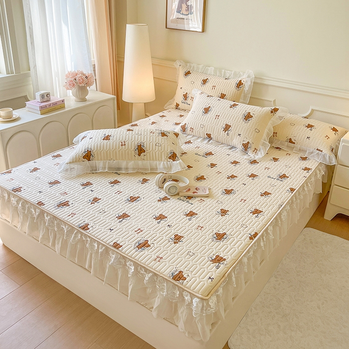 91家纺网 家纺一手货源 找家纺 网红馆（ck家纺） 2026新款凉感丝床笠式床裙款乳胶乳印花凉席 嘟嘟熊 茶