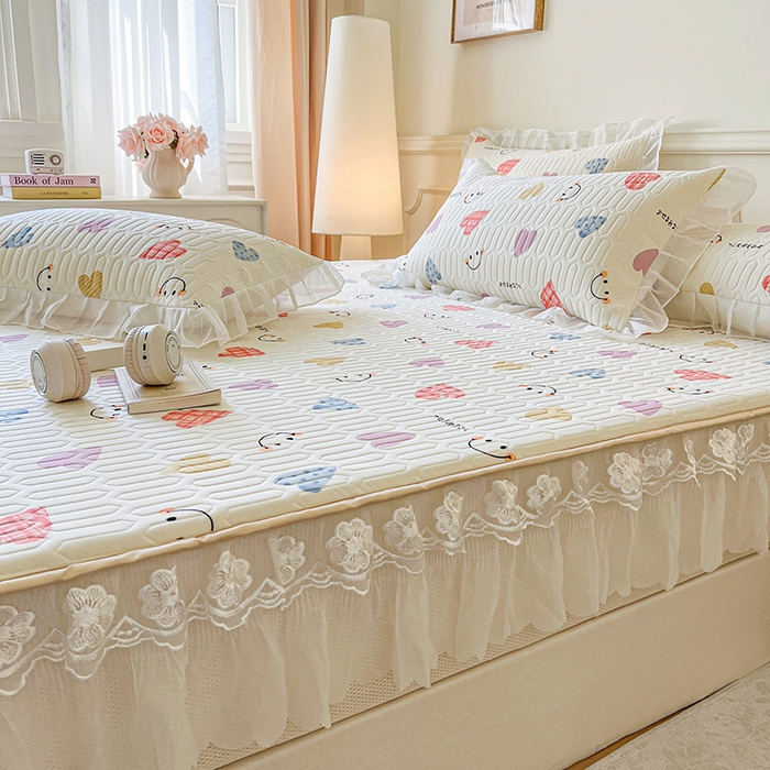 91家纺网 家纺一手货源 找家纺 网红馆（ck家纺） 2026新款凉感丝床笠式床裙款乳胶乳印花凉席 爱心笑脸 粉