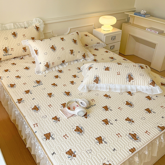 91家纺网 家纺一手货源 找家纺 网红馆（ck家纺） 2026新款凉感丝床笠式床裙款乳胶乳印花凉席 嘟嘟熊 茶