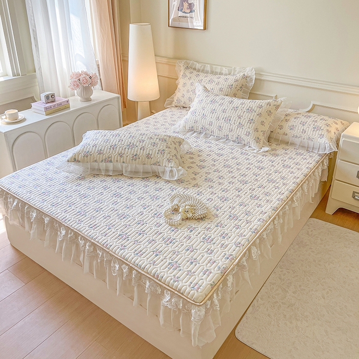 91家纺网 家纺一手货源 找家纺 网红馆（ck家纺） 2026新款凉感丝床笠式床裙款乳胶乳印花凉席 花田米