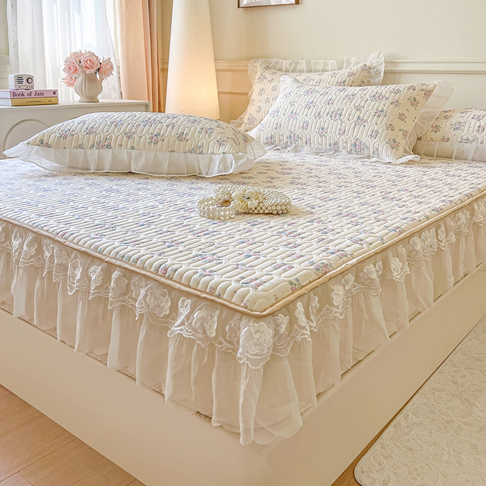 91家纺网 家纺一手货源 找家纺 网红馆（ck家纺） 2026新款凉感丝床笠式床裙款乳胶乳印花凉席 花田米